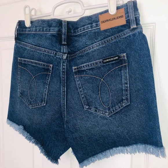 Calvin Klein jean shorts (26) - Picture 2 of 6